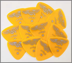 9 Bouzouki plectrums in both shapes